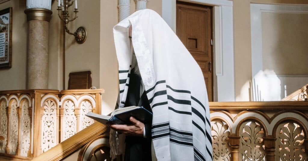 כמה עולות טליתות מהודרות ומתי קונים?