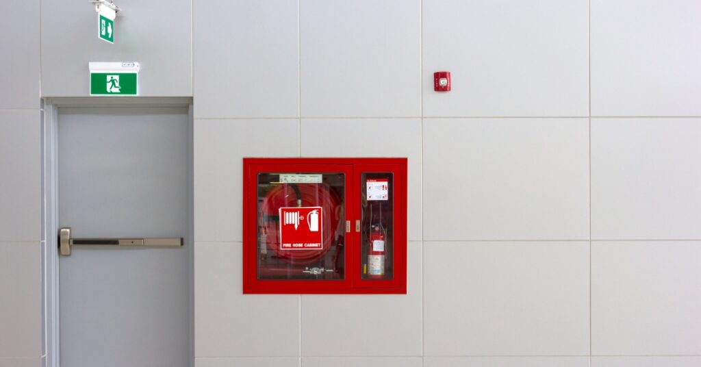 מערכת מובנית לכיבוי אש